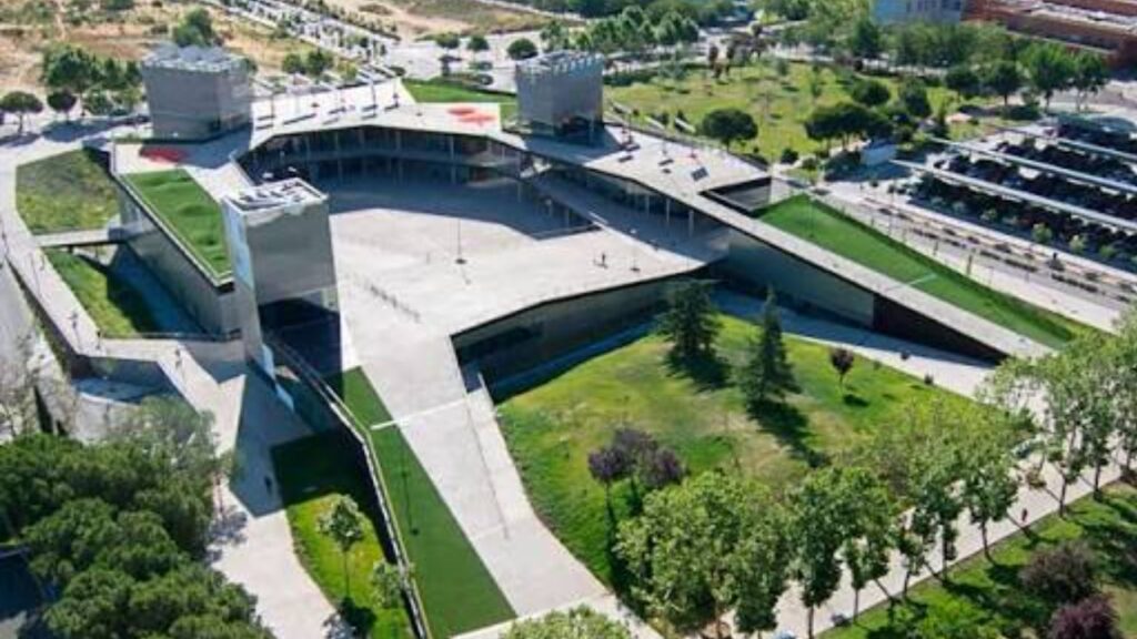 La Guardia Civil perquisitionne le CSIC de Madrid pour une enquête sur la peste porcine : les employés confinés
