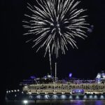 Le plus grand paquebot du monde quitte Malaga sous un feu d'artifice éblouissant