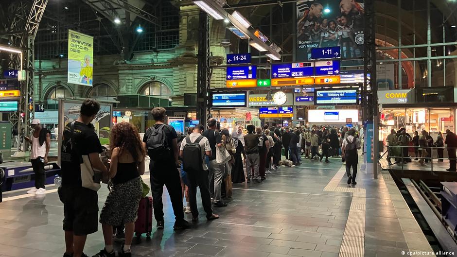 Le service ferroviaire allemand reprend après la panne nationale