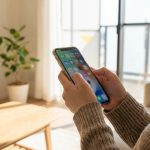 Lorsque la distance s'installe : l'erreur de communication qui mine les couples modernes