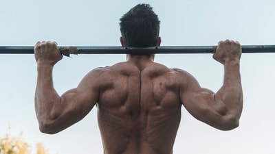 Raj recommande d'adopter des habitudes durables pour un fitness à long terme.