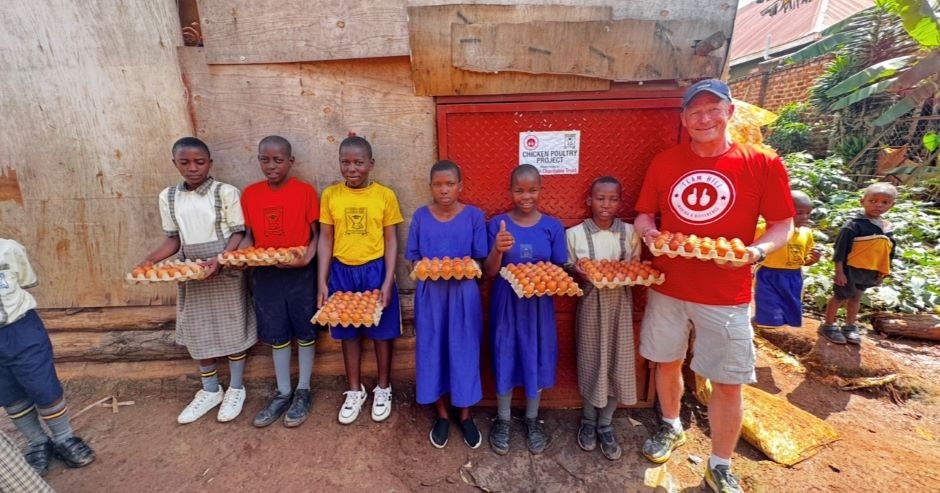 Steve Hill MBE en Ouganda Steve Hill MBE en Ouganda