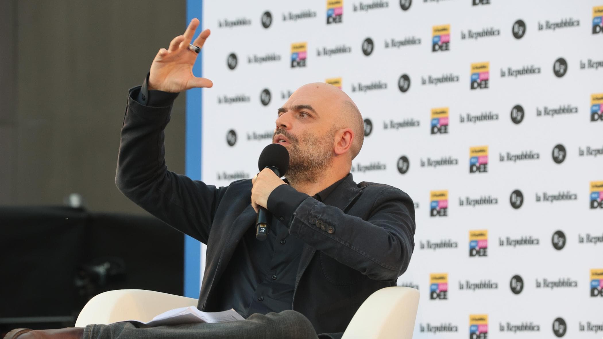 Roberto Saviano : « La vérité éclipsée par le sensationnel »
