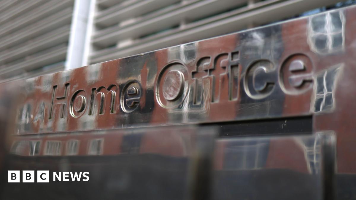 Système d'asile britannique à deux doigts de l'effondrement, alerte d'une commission parlementaire