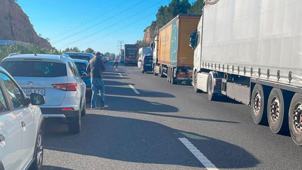 Incendie et panne : un nouveau chaos sur l'AP-7 à Tarragona
