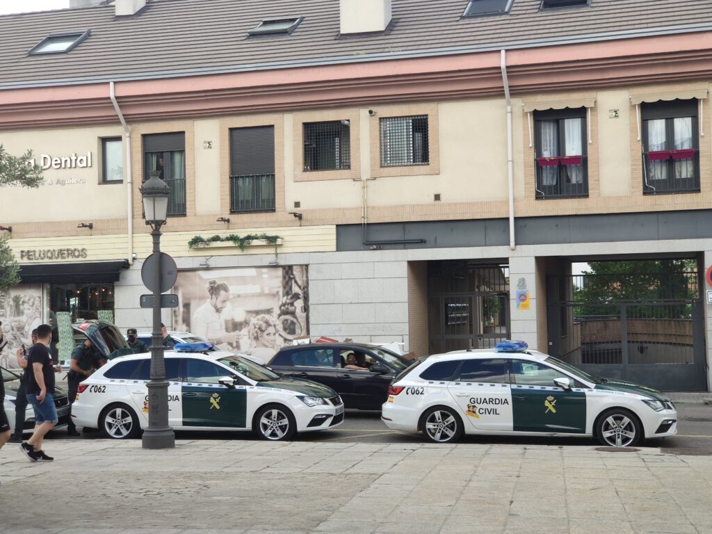 Quatre arrêtés pour avoir déclenché un incendie avec une bengale