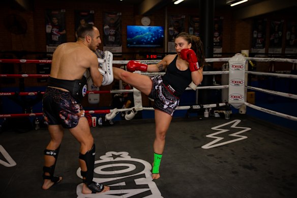 Entraînement de Muay Thai avec Sarkis Doueihi.