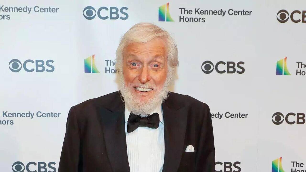 Le secret de Dick Van Dyke pour vivre en pleine santé à 100 ans : une habitude quotidienne révélée par la science !