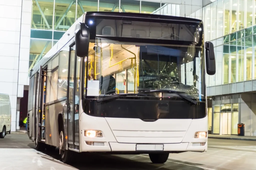 Canaries : Stop au système de bus aéroportuaires !