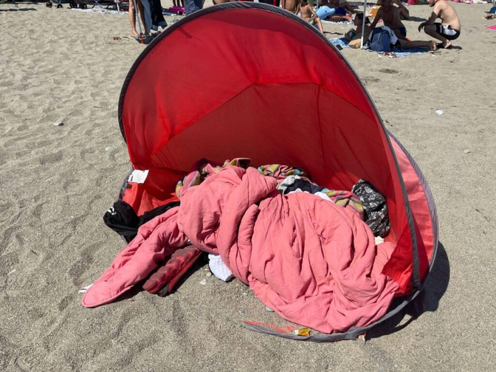 Aggressé à Savona : un attaqueur arrêté après une dispute pour un lit