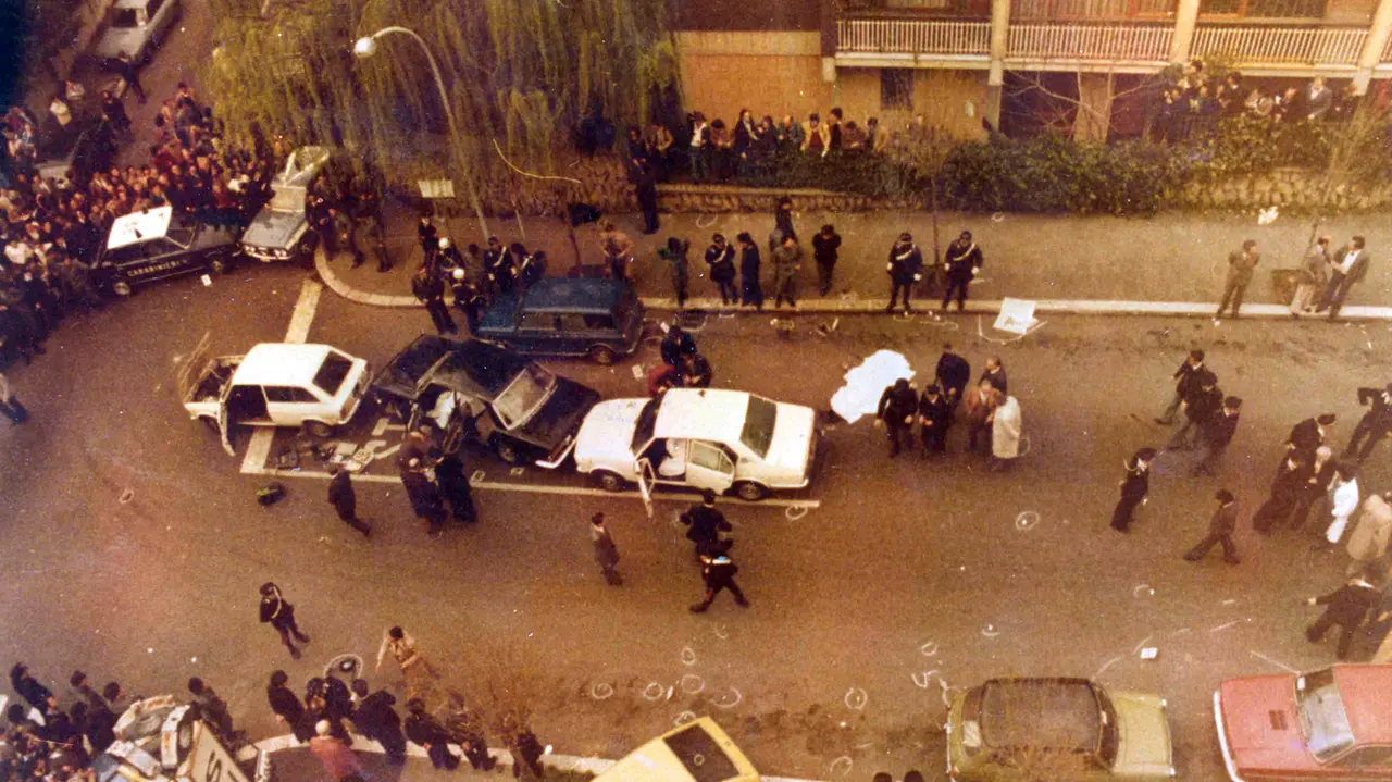 Vue aérienne prise le 16 mars 1978 lors des relevés techniques sur le lieu de l'attaque à via Fani, où Aldo Moro a été enlevé