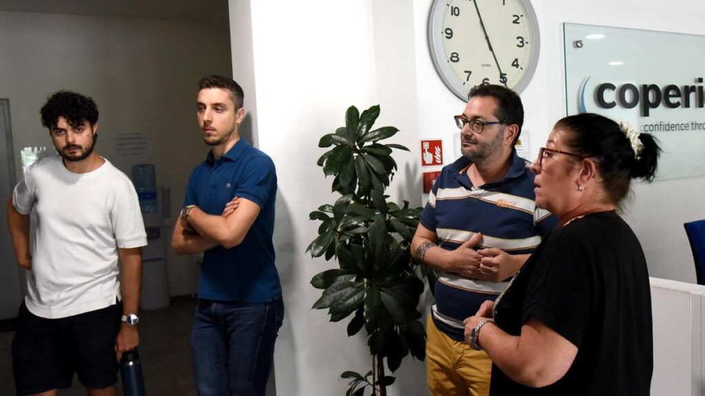Avancent vers la fermeture : aucun dialogue !