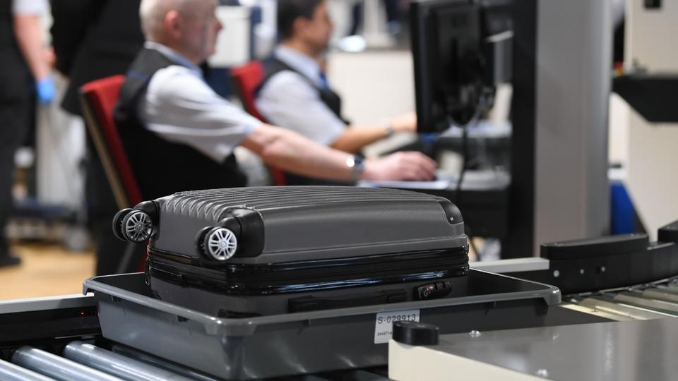 Contrôle des bagages à l'aéroport de Francfort