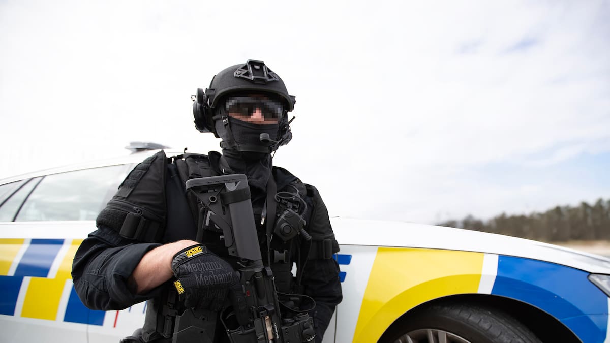 Bungles de la formation des policiers armés : un traiteur du stade Go Media en plein exercice