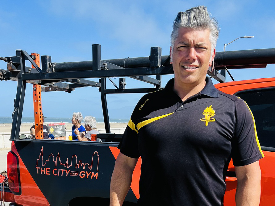 Coach B déploie son gymmobile dans la Baie !