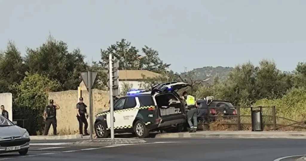 Conducteur en fuite à Artà met les piétons en danger avant d'accuser un accident