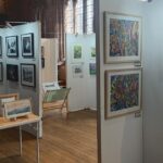 Exposition d'artistes locaux à la cathédrale de Carlisle