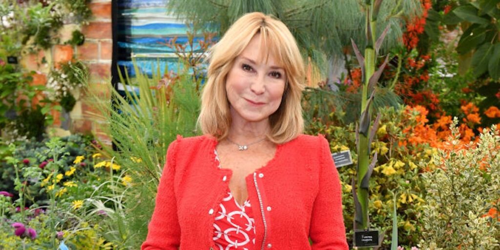Felicity Kendal à 79 ans : sa routine de yoga, poids et marche pour rester forte !