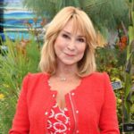 Felicity Kendal à 79 ans : sa routine de yoga, poids et marche pour rester forte !