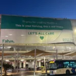 L'affiche à l'aéroport de Palma incite à visiter Mallorca de manière responsable