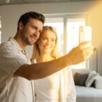 L'apparence du bonheur : quand partager son couple sur les réseaux masque des réalités cachées