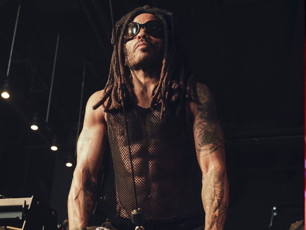 Lenny Kravitz, 62 ans, révèle son entraînement en 6 mouvements pour un incroyable 10-pack