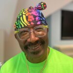 Mr Motivator anime une séance de fitness dans une maison de retraite à Huddersfield !