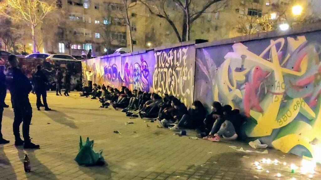 Où ils agissent, comment ils marquent leur territoire et pourquoi ils ciblent des enfants de plus en plus jeunes