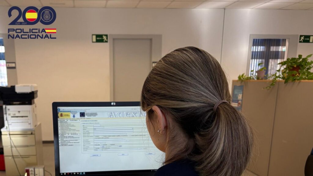 Trafic d'identités : des soignants sans papiers dans les maisons de retraite
