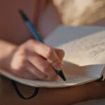 Un exercice de journalisation peut-il aider les jeunes adultes déprimés ?
