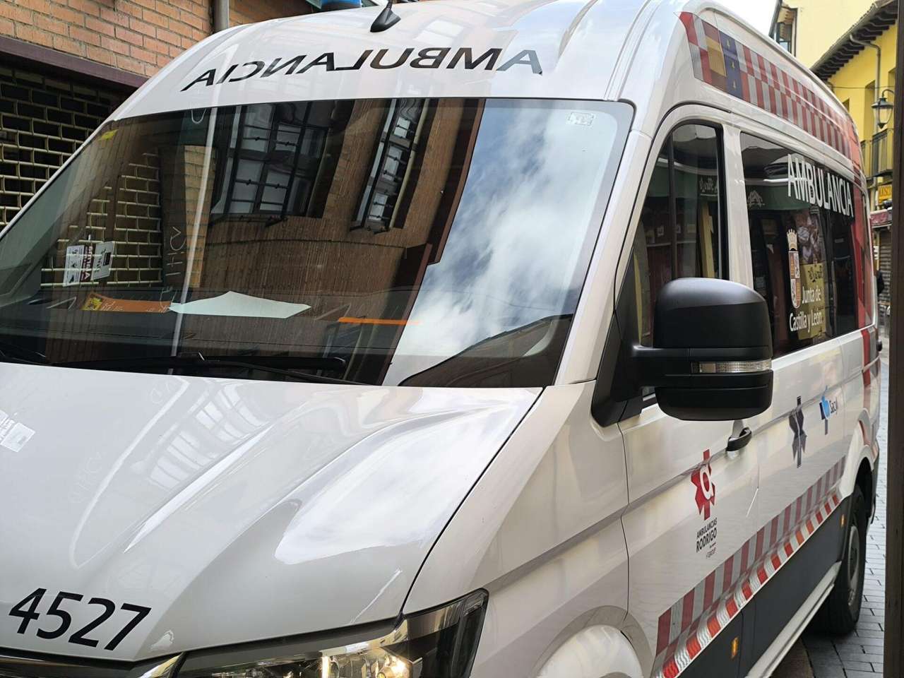 Une adolescente blessée légèrement dans un accident à la rotonde du Temple à Ponferrada
