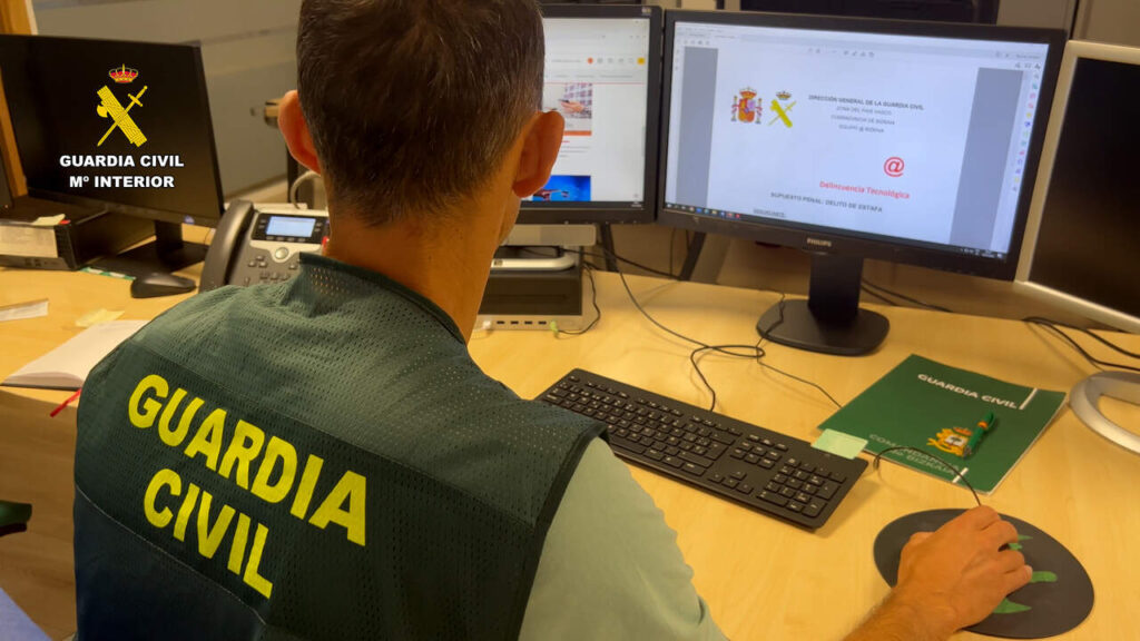 Victime de la 'fraude du Like' à Jaén : une étrange histoire dévoilée par la Guardia Civil