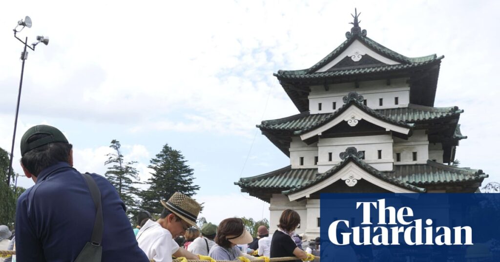 1 800 personnes unies pour déplacer un château de 360 tonnes !
