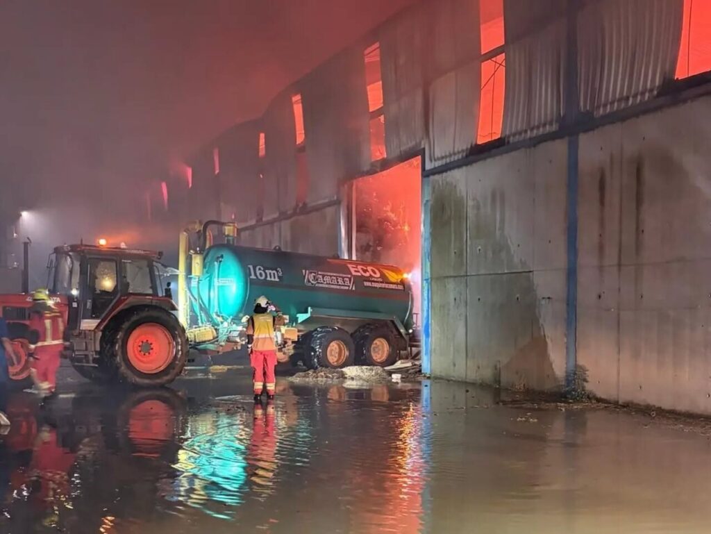Incendie d'une ferme en Santibáñez del Porma
