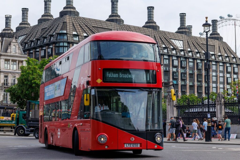 Transports gratuits pour les enfants en Angleterre tout août : tout ce qu'il faut savoir !