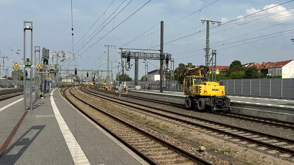 Les quais 9 et 10 de la gare d'Erfurt sont en cours de démantèlement. Schmidtstedter Knoten