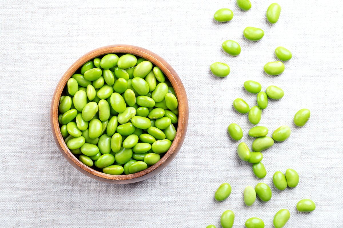 Les fèves edamame peuvent être ajoutées à des stir-frys, salades ou soupes.