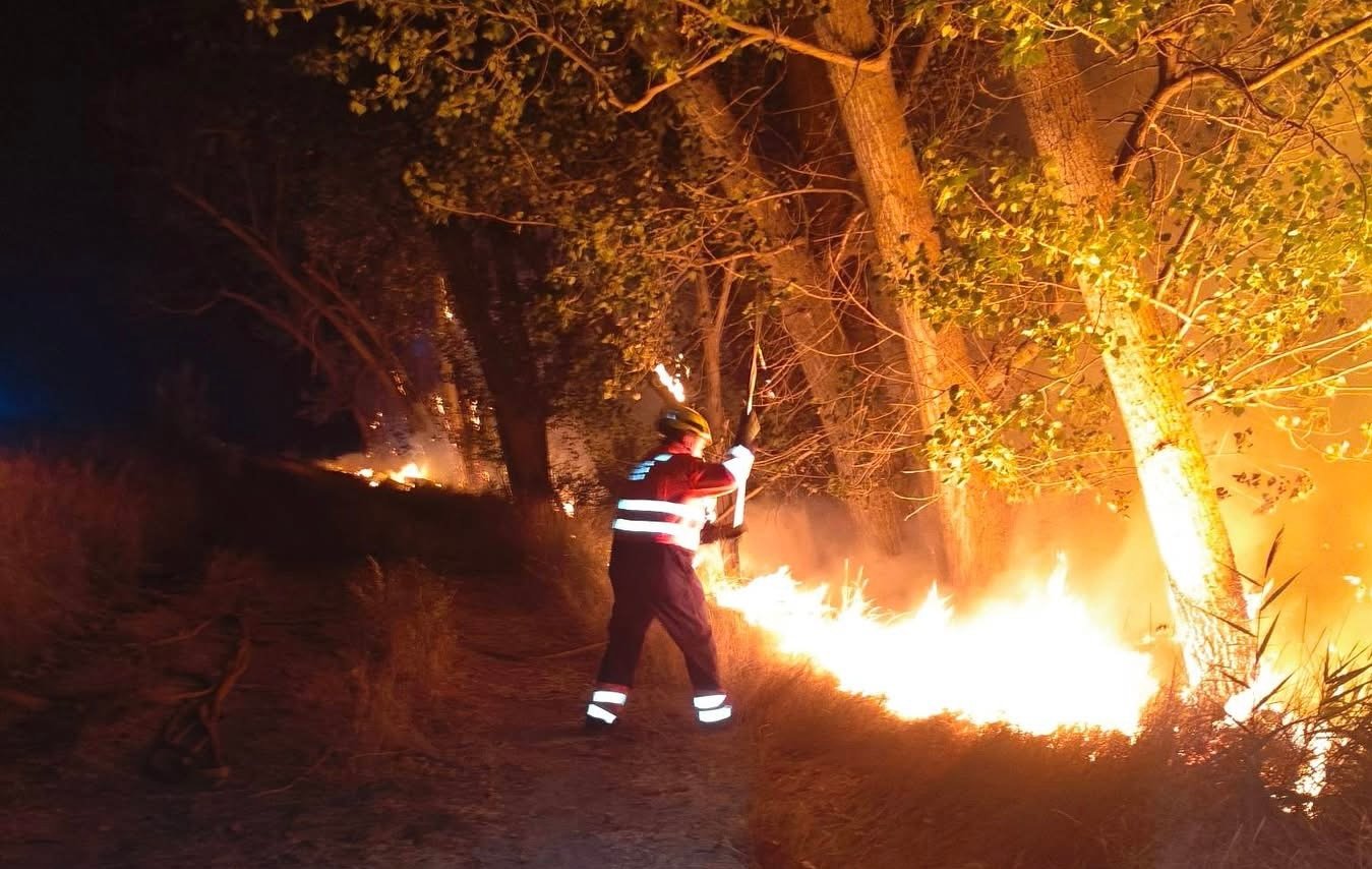 Incendie entre Cetina et Ariza : les secours en action, évitez la zone !