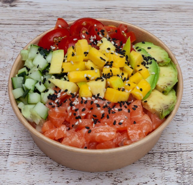 Bol de poke au saumon