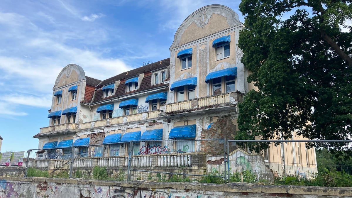 L'hôtel de la plage, ancien refuge est-allemand, se dégrade de jour en jour