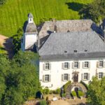 Un château d'antan : aujourd'hui, une salle d'événements magique