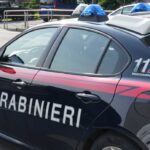 Un père poignarde son fils de 49 ans lors d'une dispute à Colico : arrestation d'un octogénaire