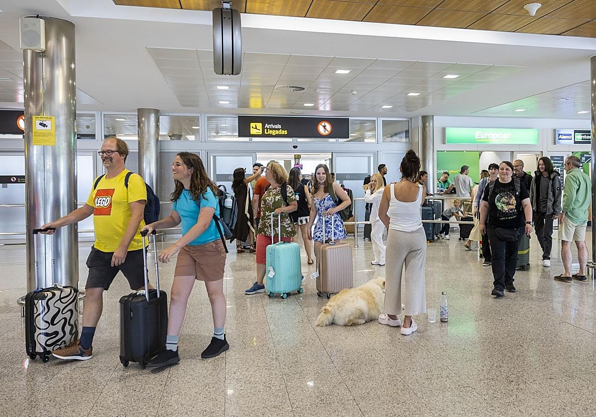 Absence de contrôles pour les passagers des vols d'Italie à Santander