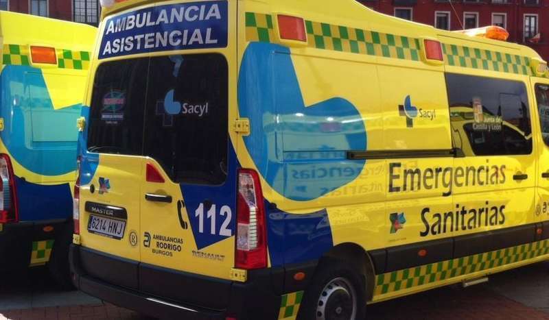 Accident spectaculaire : Un bus se renverse sur la N-630 près de Villamanín