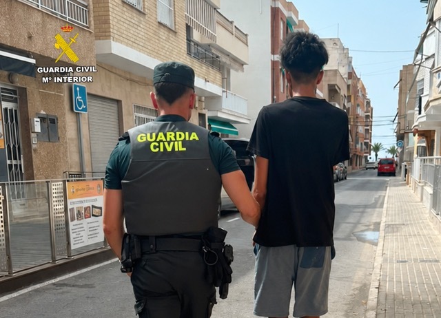 Arresté après un vol de chaîne en or sur une terrasse à Lo Pagán