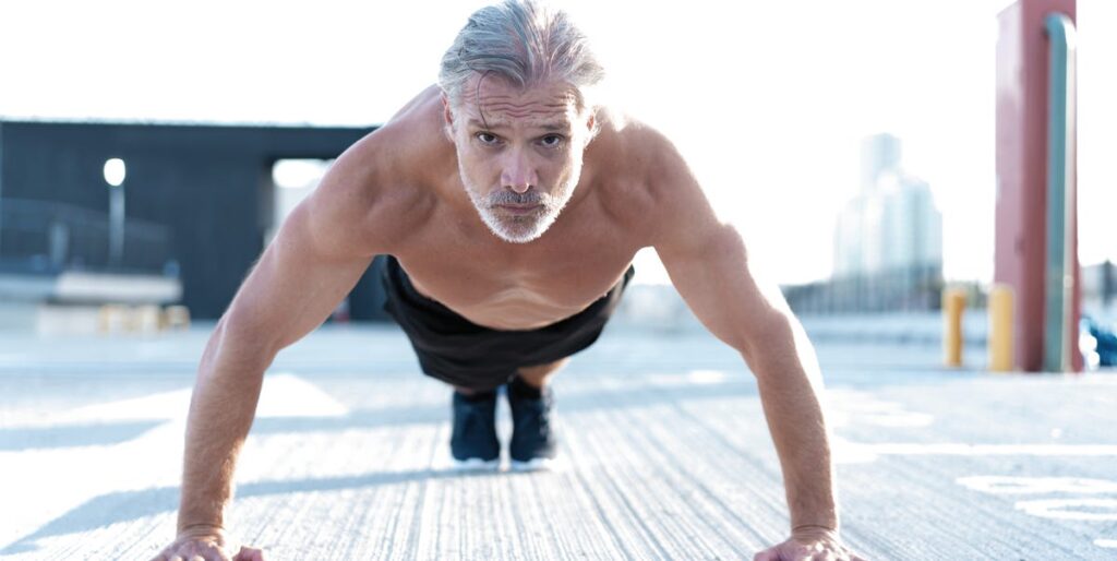 Construire du muscle cet été en plein air : la puissance de l'entraînement au poids du corps