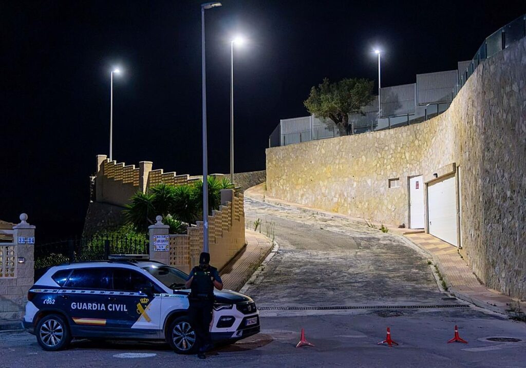 Découverte macabre à Cullera : un couple irlandais retrouvé mort dans une résidences