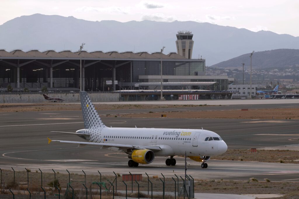 Dron mystérieux à l'aéroport de Málaga : des vols détournés et des retards à la clé