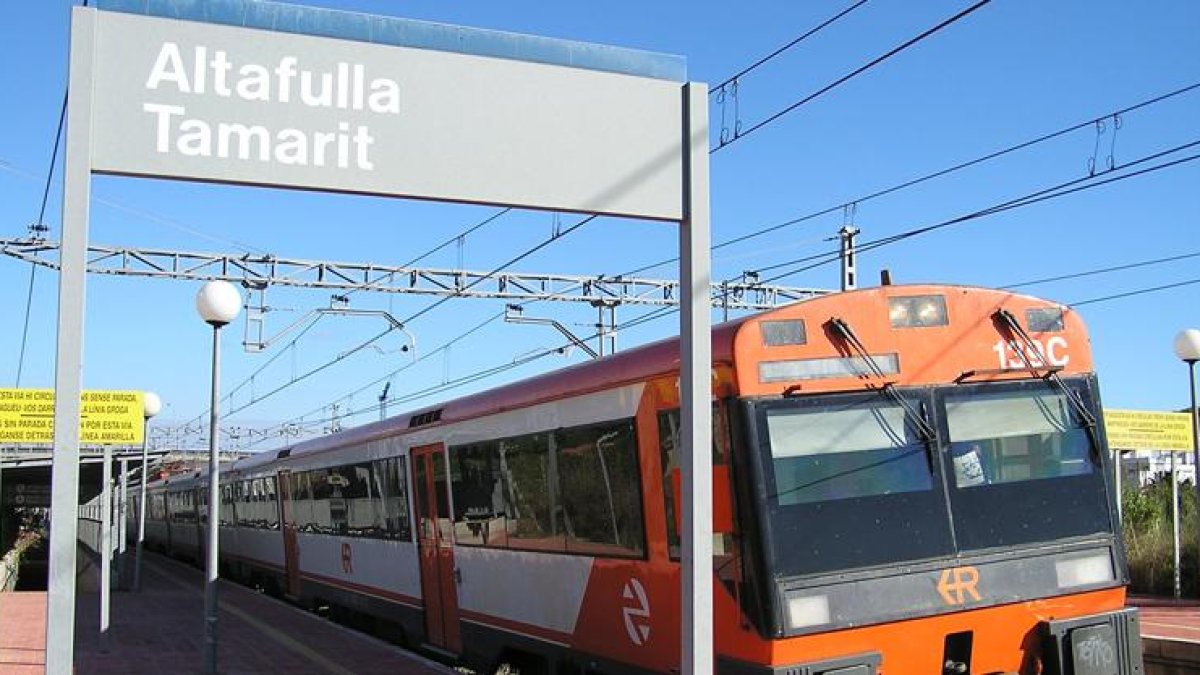 Électrocuté, il chute d’un train à Altafulla pendant l’éclipse !