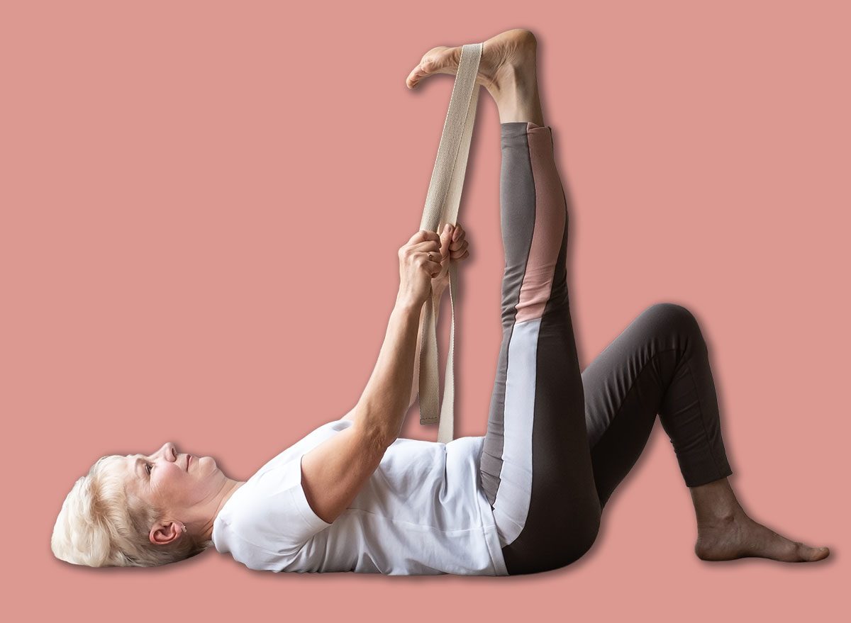 Exercices au lit pour renforcer les cuisses après 60 ans